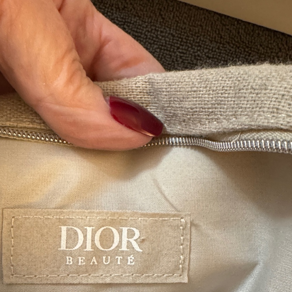 Dior Beaute Bag with Gold Accents - Picture 6 of 7